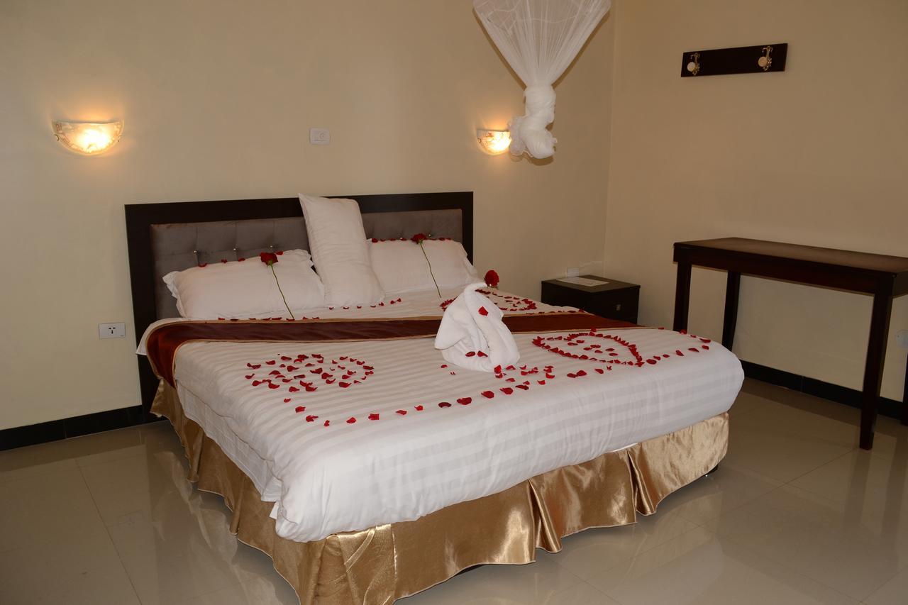 Lakemark Hotel And Tour Service Bahir Dar Ngoại thất bức ảnh