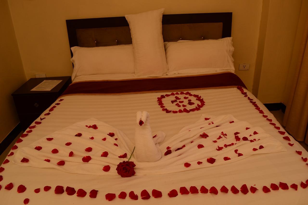 Lakemark Hotel And Tour Service Bahir Dar Ngoại thất bức ảnh