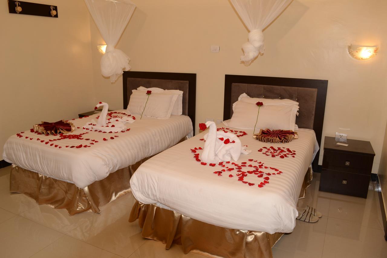 Lakemark Hotel And Tour Service Bahir Dar Ngoại thất bức ảnh