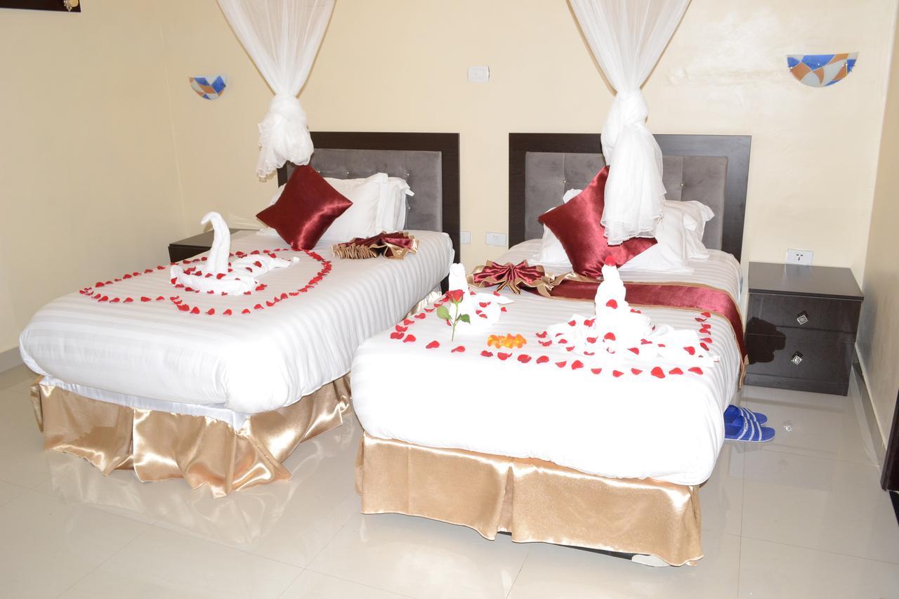 Lakemark Hotel And Tour Service Bahir Dar Ngoại thất bức ảnh