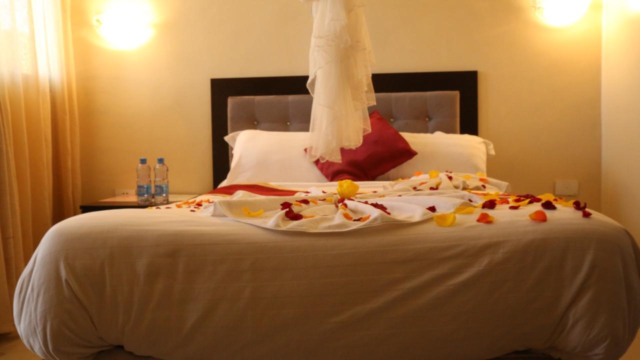 Lakemark Hotel And Tour Service Bahir Dar Ngoại thất bức ảnh
