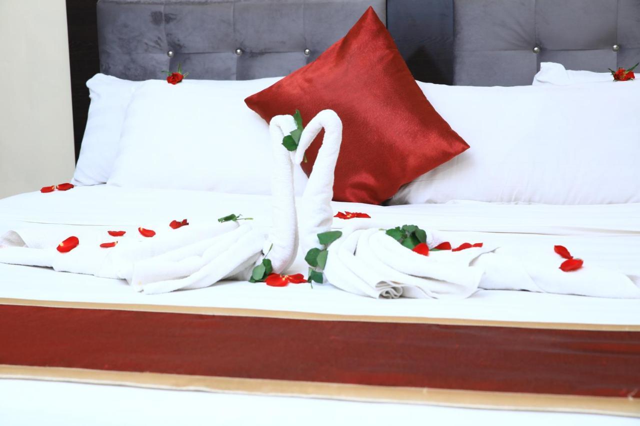 Lakemark Hotel And Tour Service Bahir Dar Ngoại thất bức ảnh