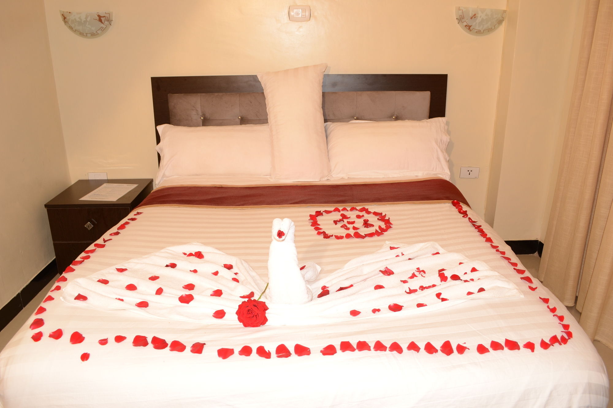 Lakemark Hotel And Tour Service Bahir Dar Ngoại thất bức ảnh